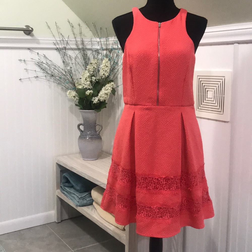 Express Dress with Pockets!!